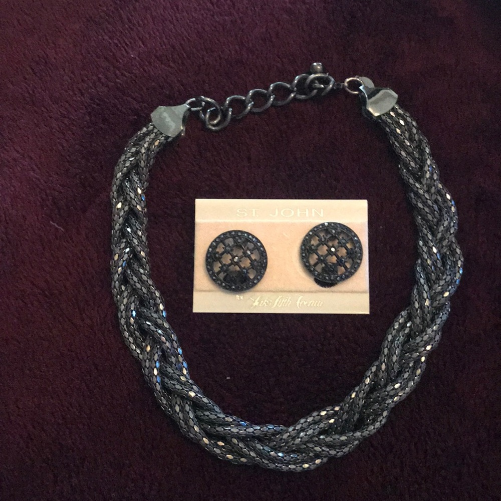 Black strand twist necklace.